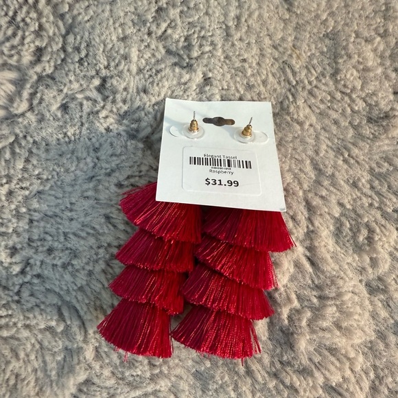 NWT Elegant fuchsia tassel earrings - Picture 3 of 3